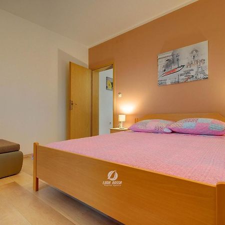 Apartment Mladenka بولا المظهر الخارجي الصورة