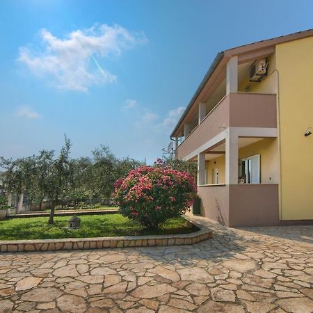 Apartment Mladenka بولا المظهر الخارجي الصورة