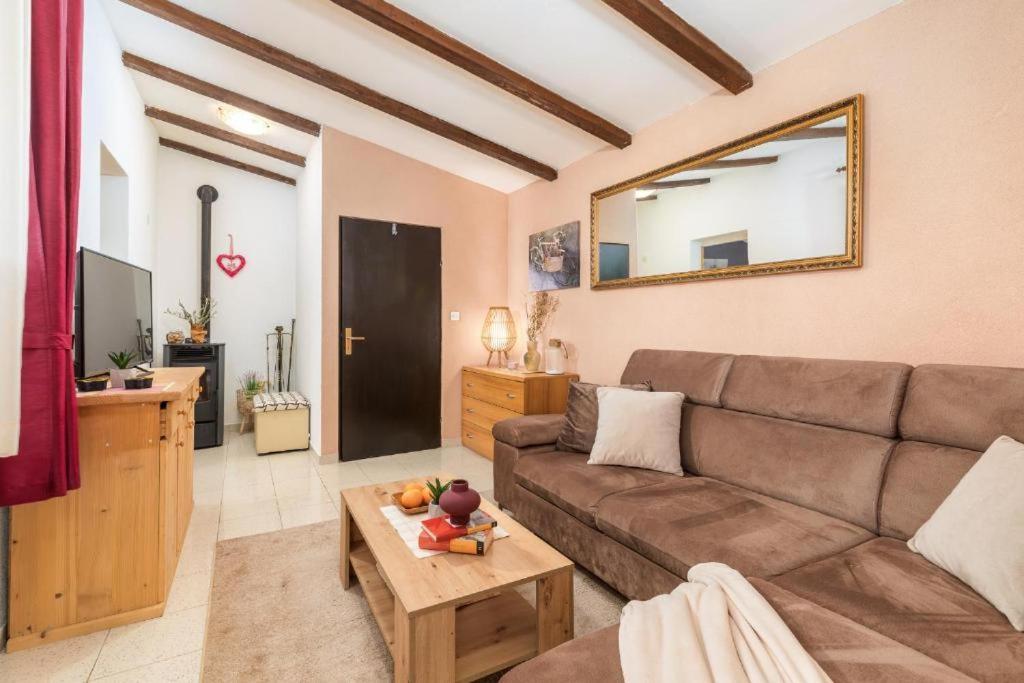 Apartment Mladenka بولا المظهر الخارجي الصورة