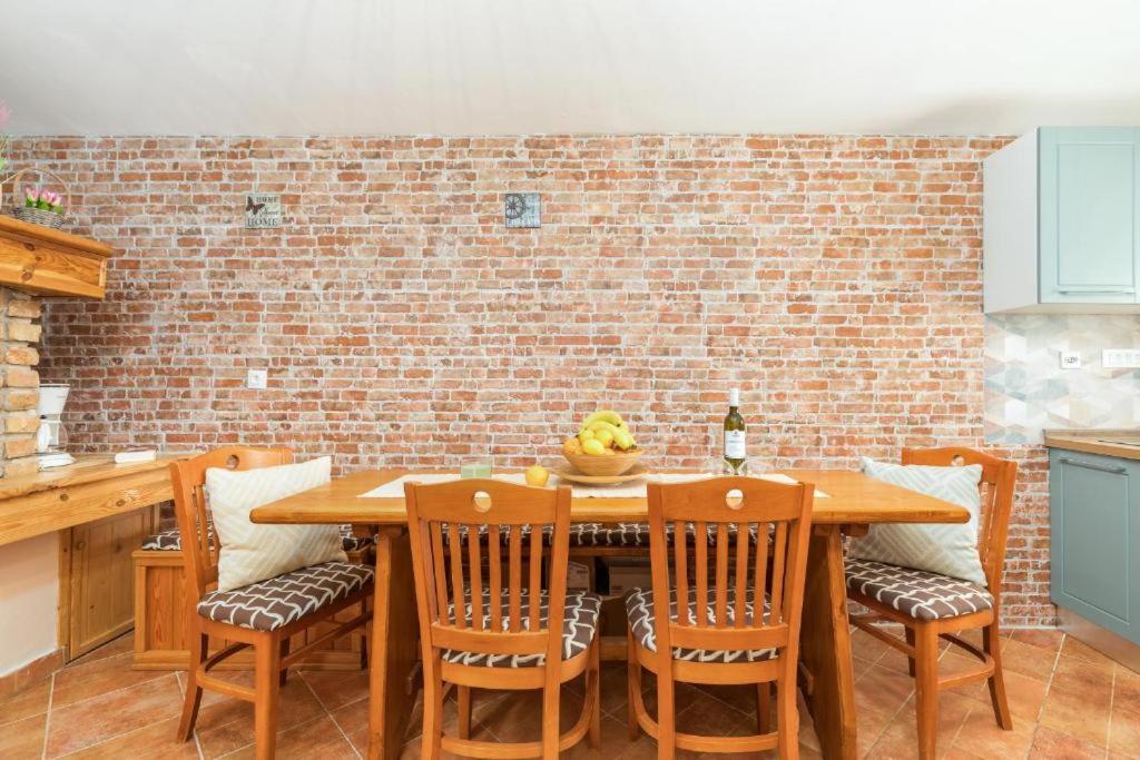 Apartment Mladenka بولا المظهر الخارجي الصورة