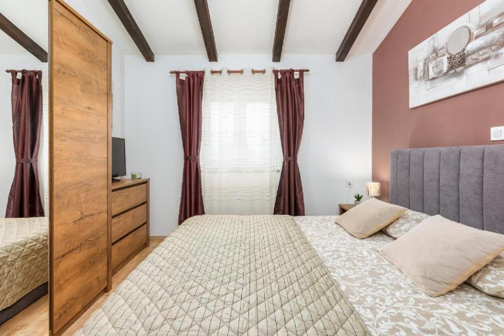 Apartment Mladenka بولا المظهر الخارجي الصورة