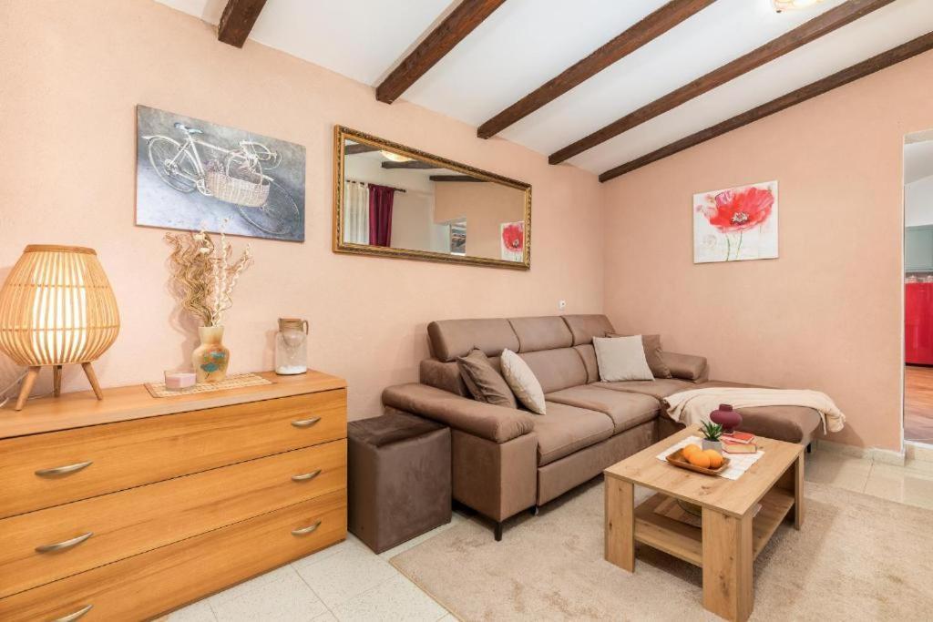 Apartment Mladenka بولا المظهر الخارجي الصورة