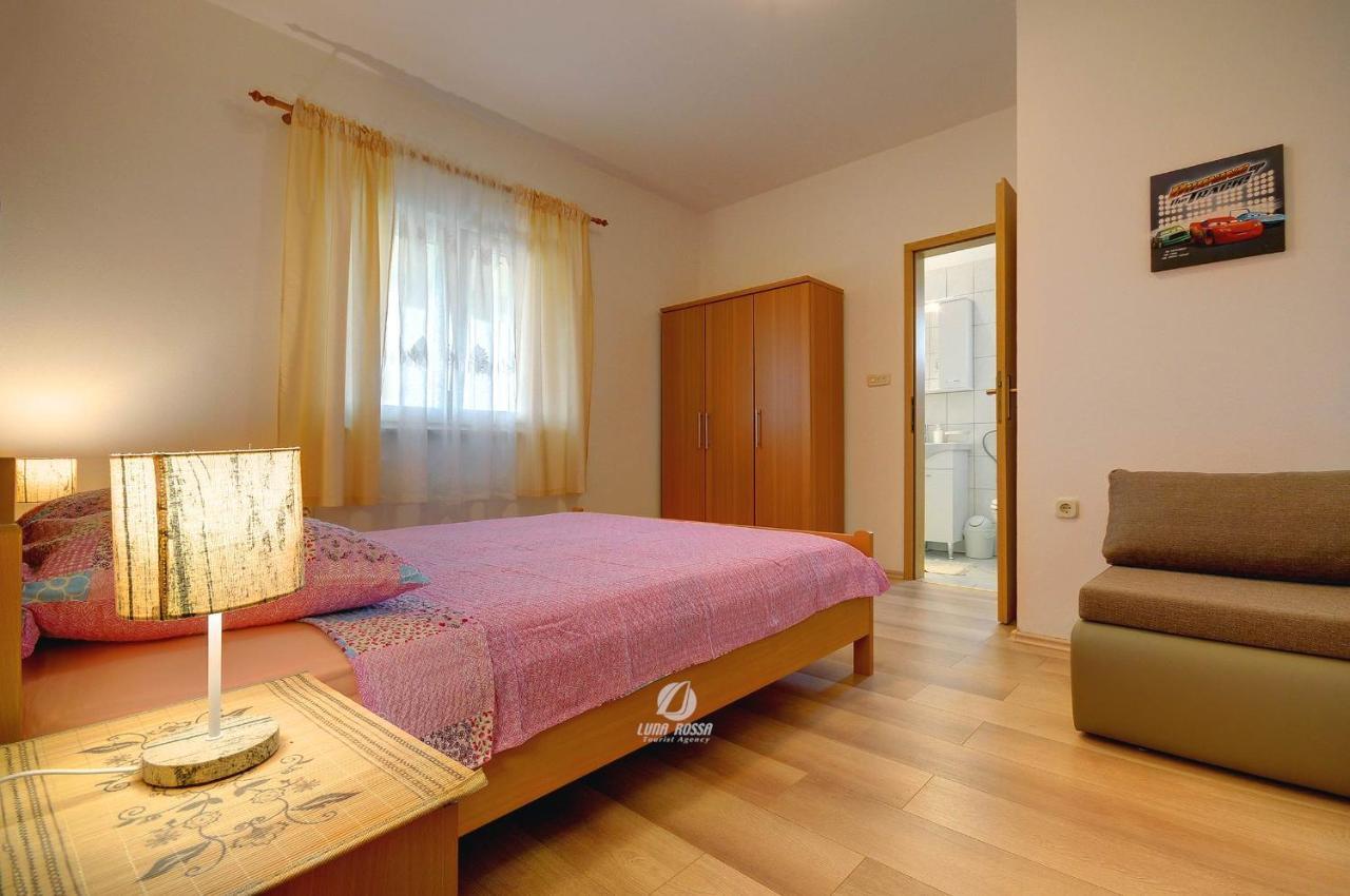 Apartment Mladenka بولا المظهر الخارجي الصورة