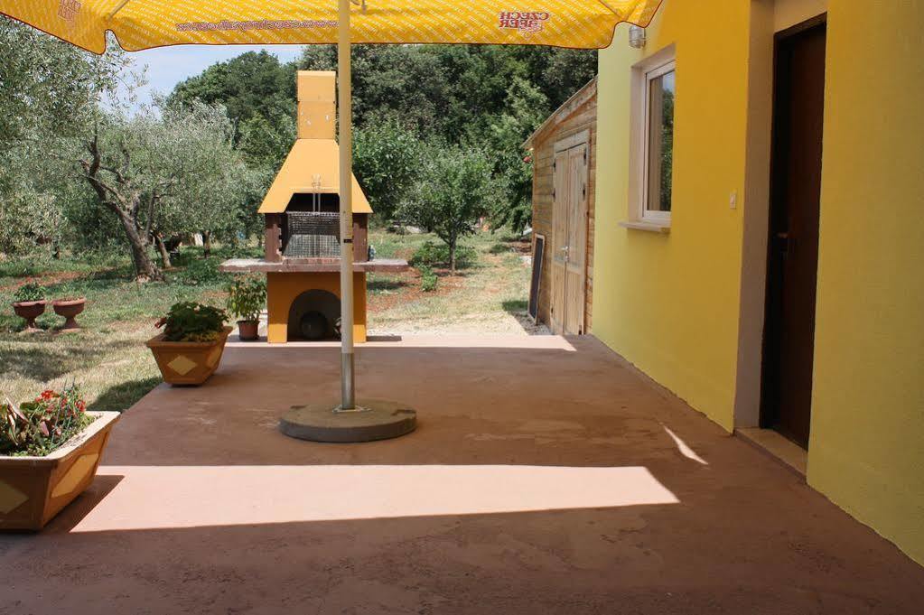 Apartment Mladenka بولا المظهر الخارجي الصورة
