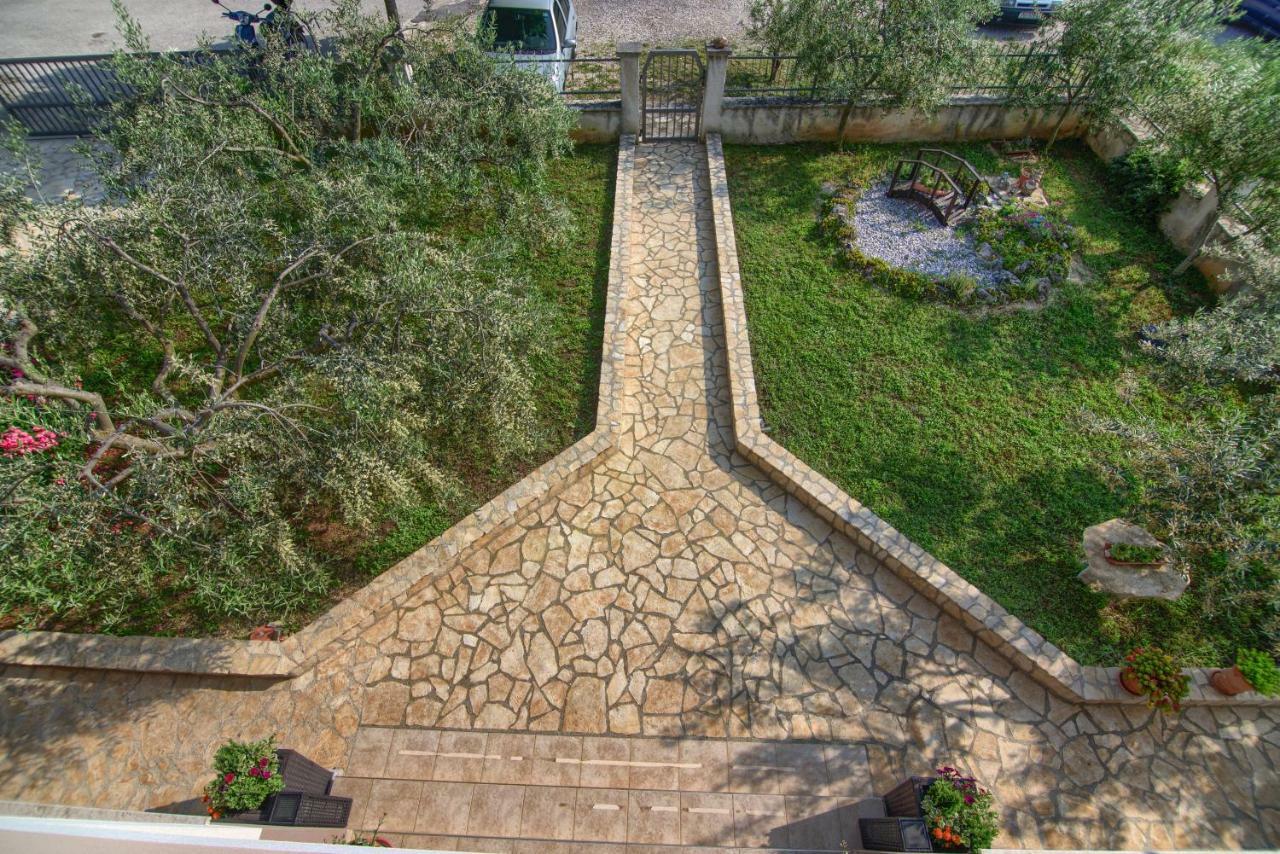 Apartment Mladenka بولا المظهر الخارجي الصورة