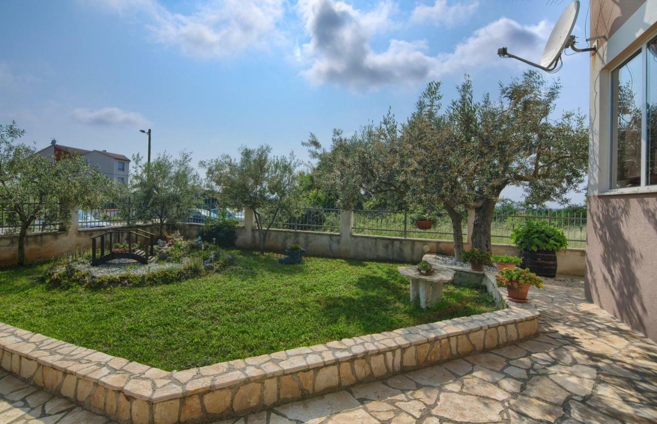 Apartment Mladenka بولا المظهر الخارجي الصورة