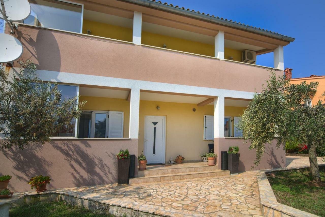 Apartment Mladenka بولا المظهر الخارجي الصورة