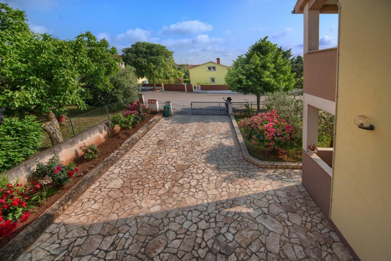 Apartment Mladenka بولا المظهر الخارجي الصورة
