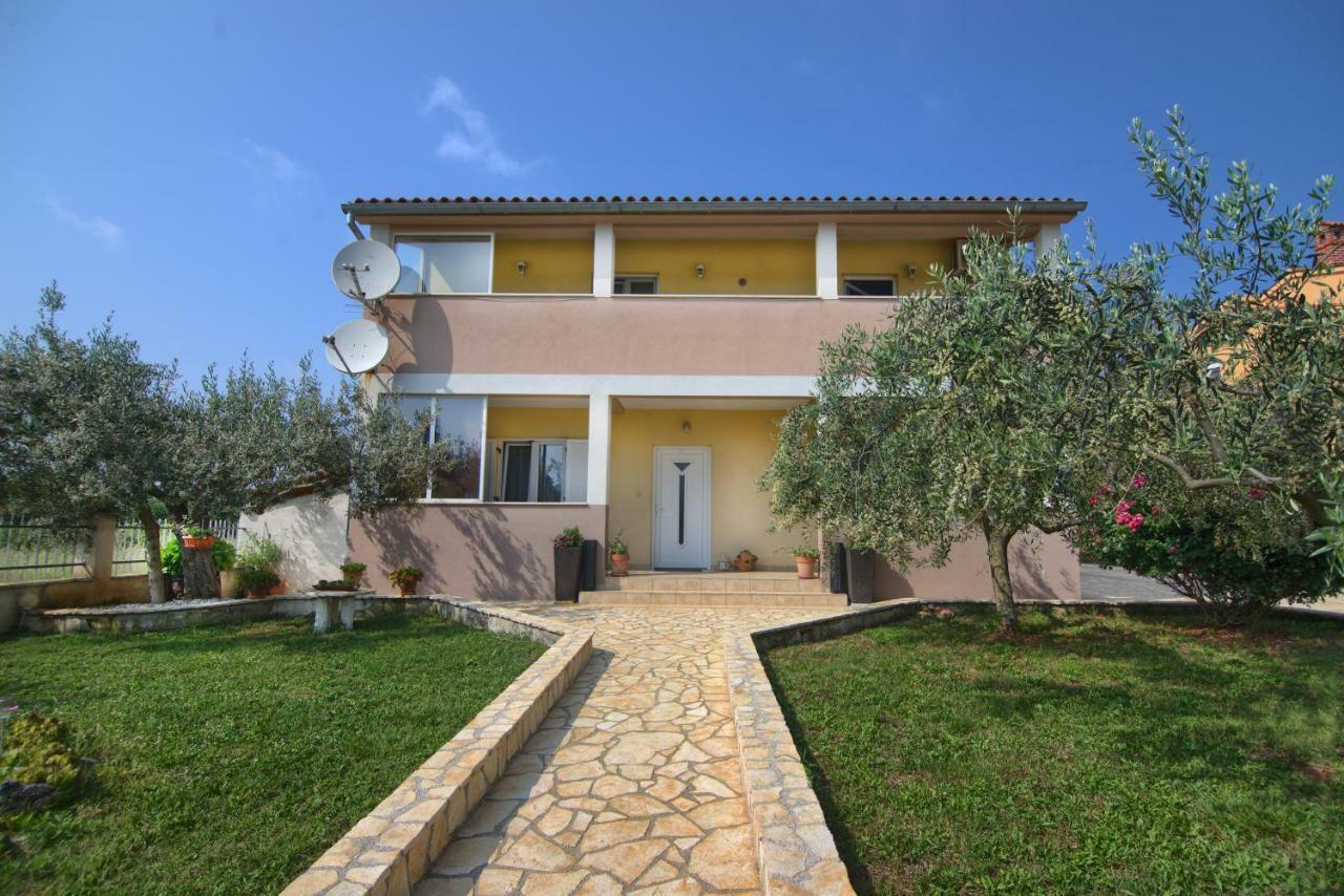 Apartment Mladenka بولا المظهر الخارجي الصورة