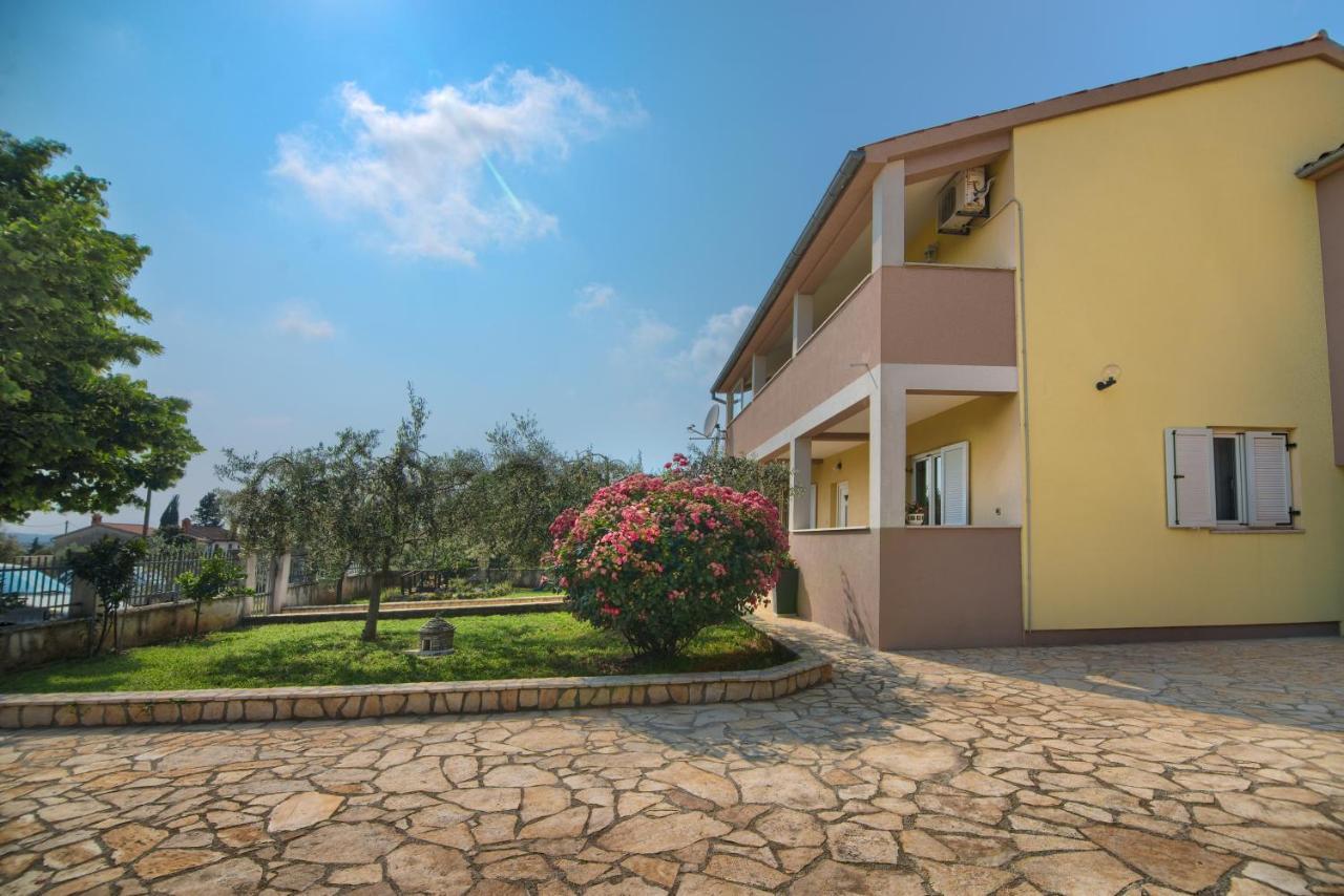 Apartment Mladenka بولا المظهر الخارجي الصورة