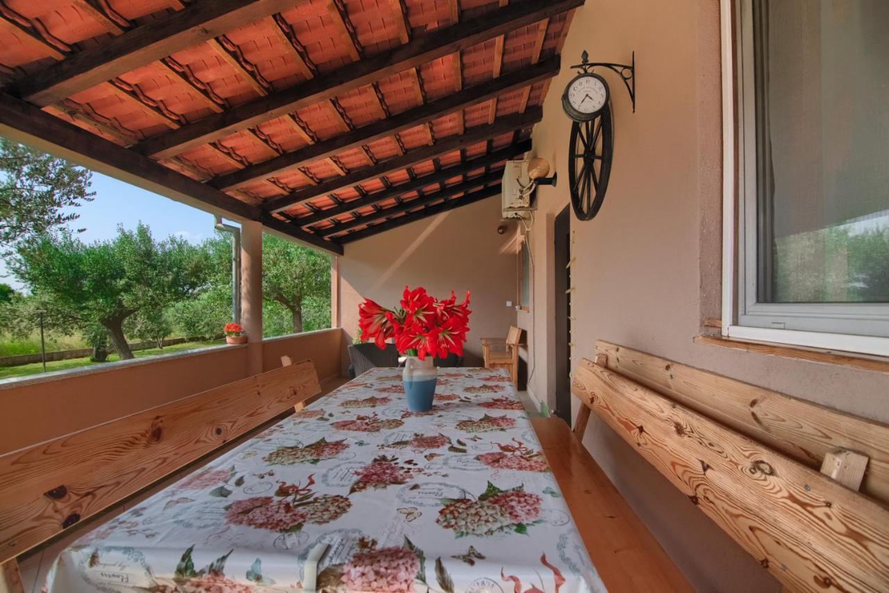 Apartment Mladenka بولا المظهر الخارجي الصورة